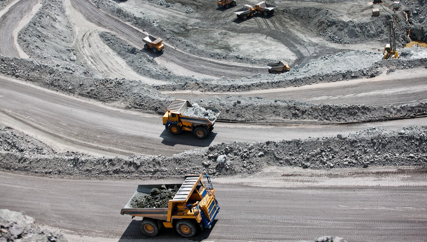 Оборудование для измельчения и классификации ООО 'МАШХИМПРОМ'